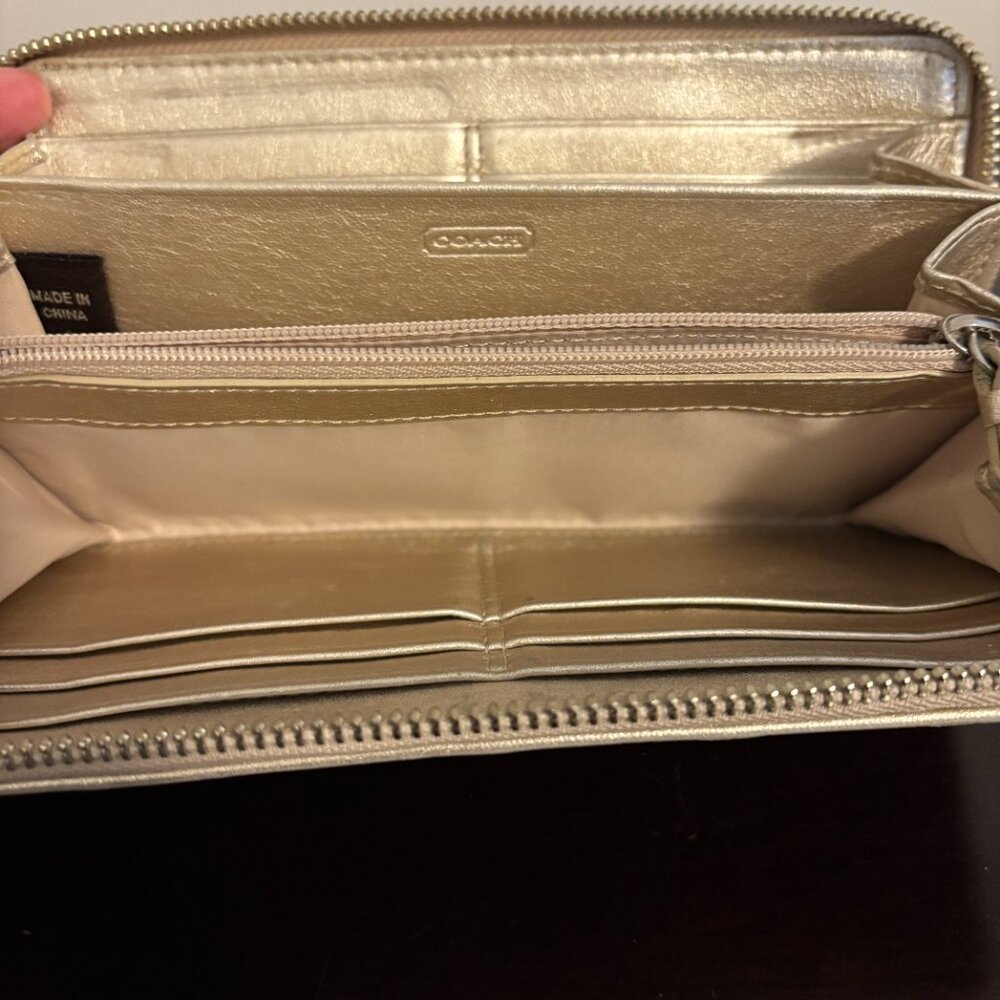 Coach Peyton Op Art Metallic Gold Silver Leather Suede Zip Around Wallet - Picture 12 of 12